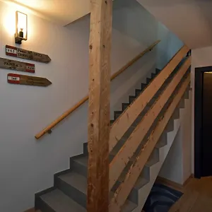 https://legno-vecchio-padola.hotelinveneto.com